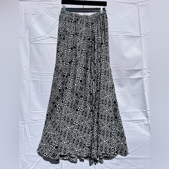 Dresses & Skirts - Magic Maxi Skirt